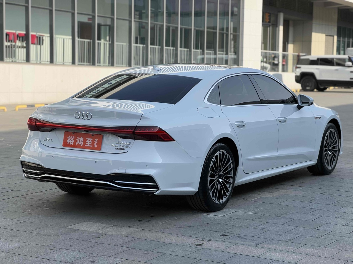 奧迪 奧迪A7L  2024款 45TFSI quattro S-line 見遠(yuǎn)型 曜黑套裝圖片