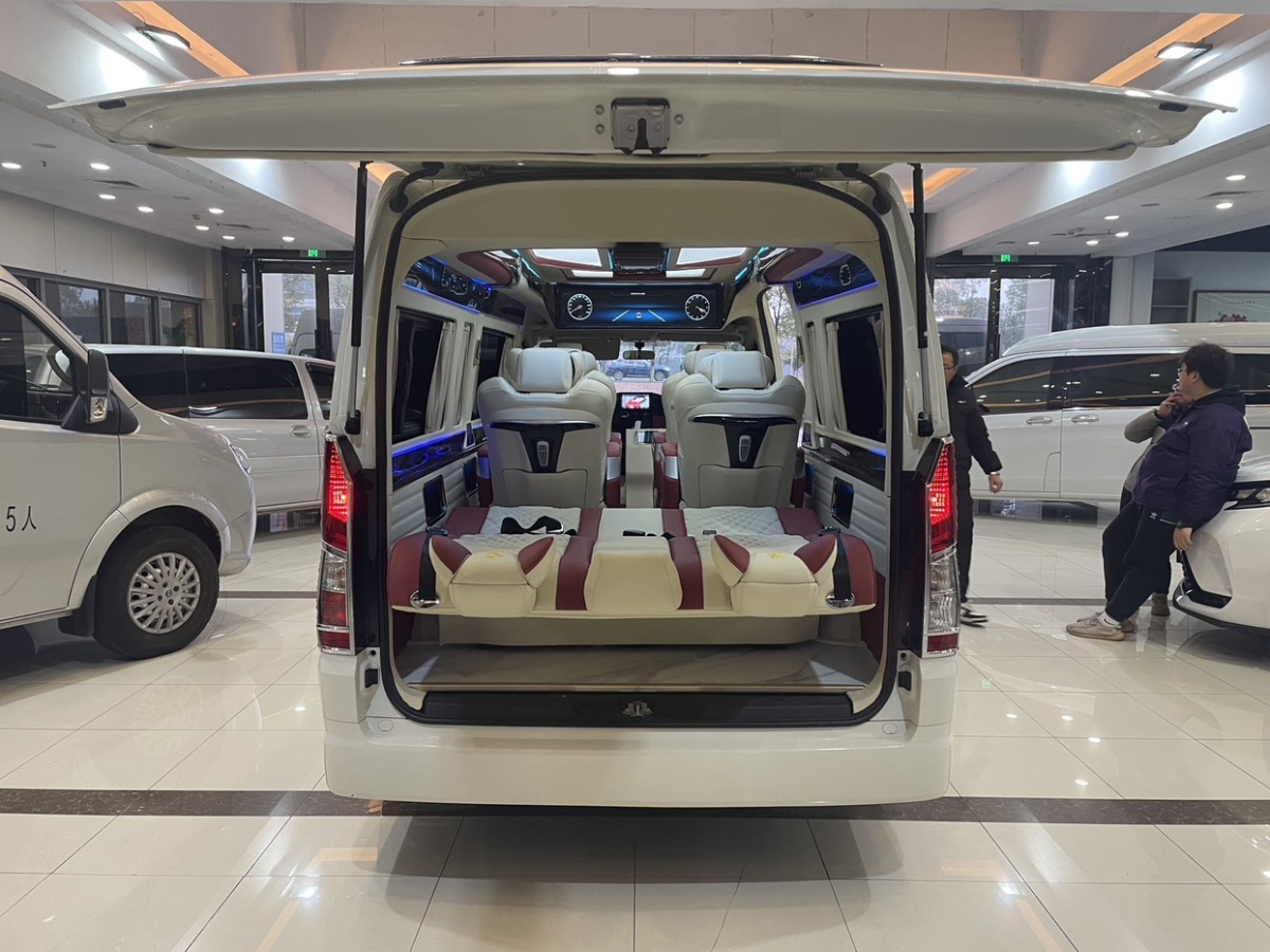 丰田 HIACE 2021款 海狮 3.5L 自动 9座(中东)图片