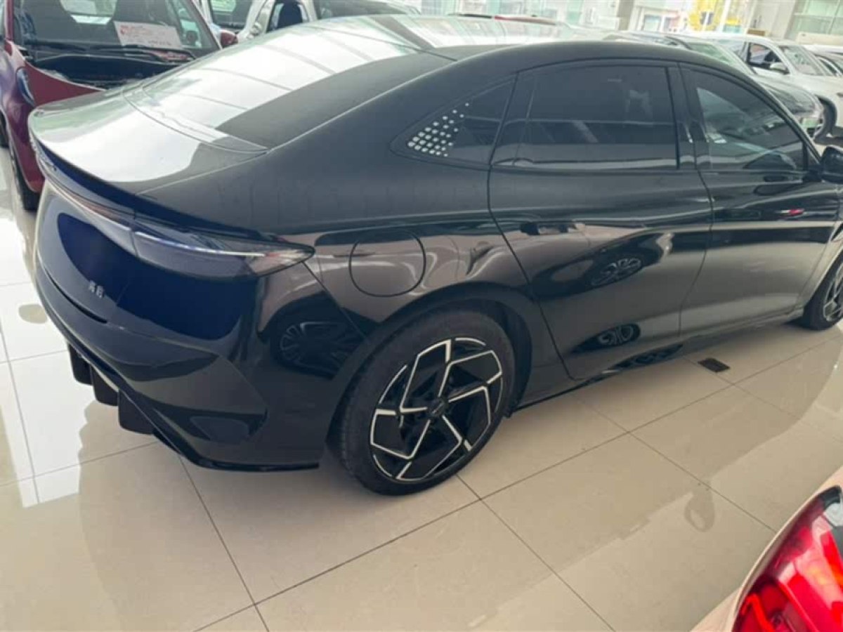 比亞迪 海豹  2022款 700km 長(zhǎng)續(xù)航后驅(qū)版圖片