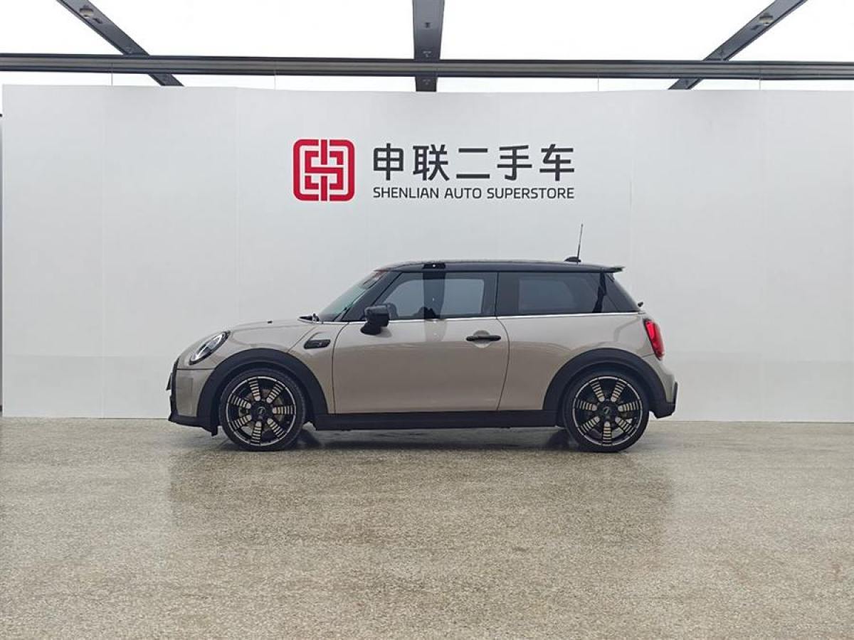 MINI MINI  2023款 改款 2.0T COOPER S 藝術(shù)家圖片