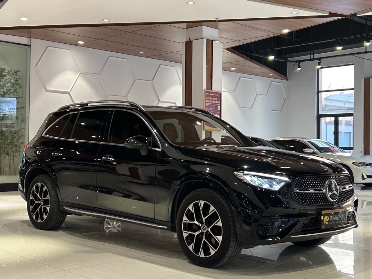 奔馳 奔馳GLC  2023款 改款 GLC 260 L 4MATIC 動(dòng)感型 5座圖片