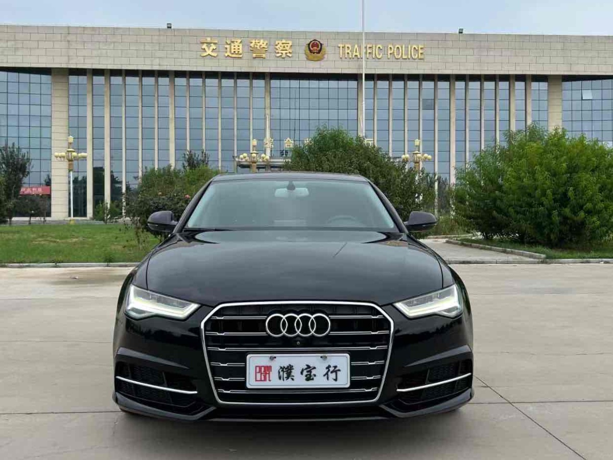 奧迪 奧迪Q3  2018款 30周年年型 30 TFSI 風(fēng)尚型圖片