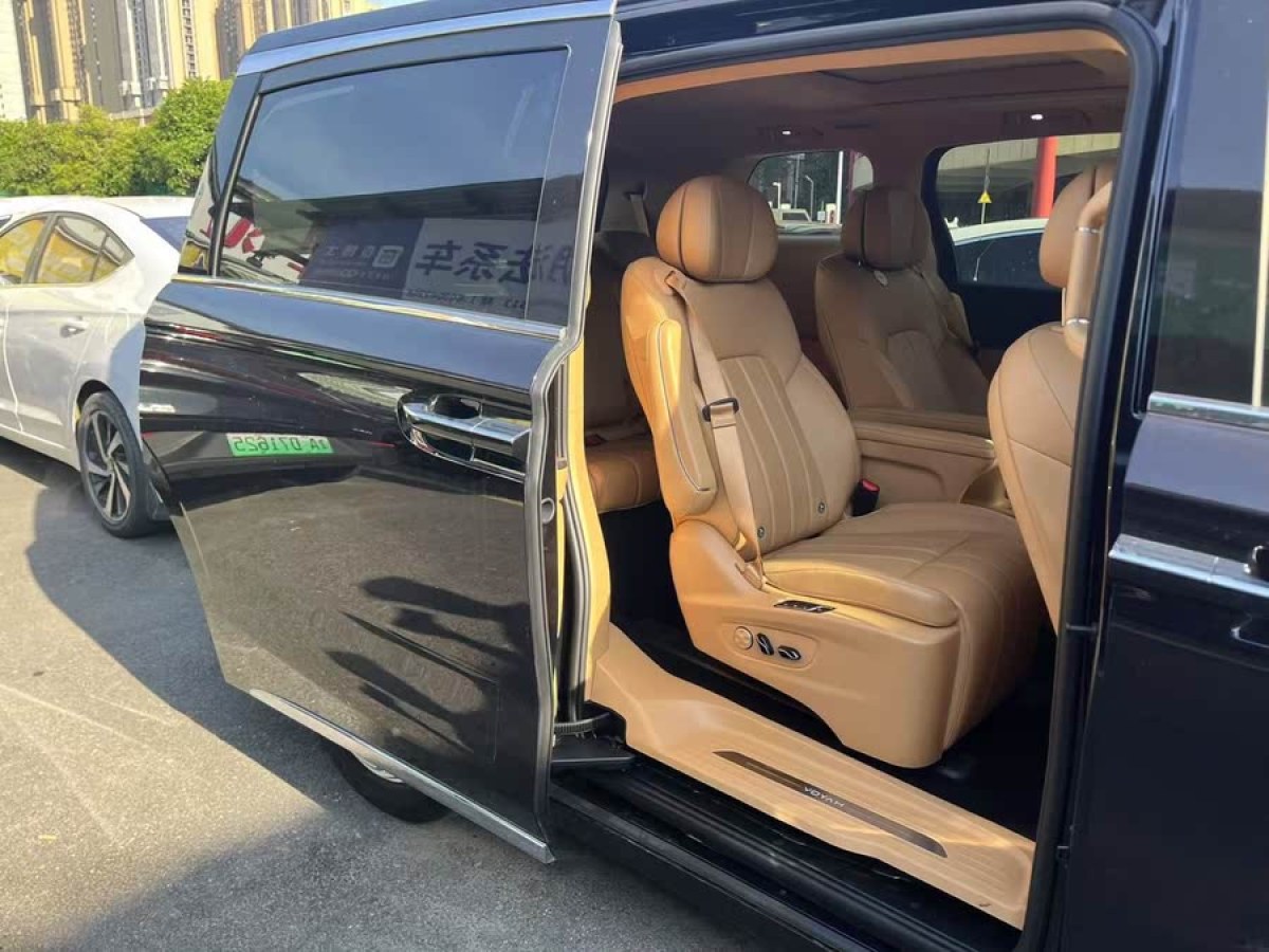 嵐圖 夢想家  2024款 PHEV 超長續(xù)航尊貴版圖片