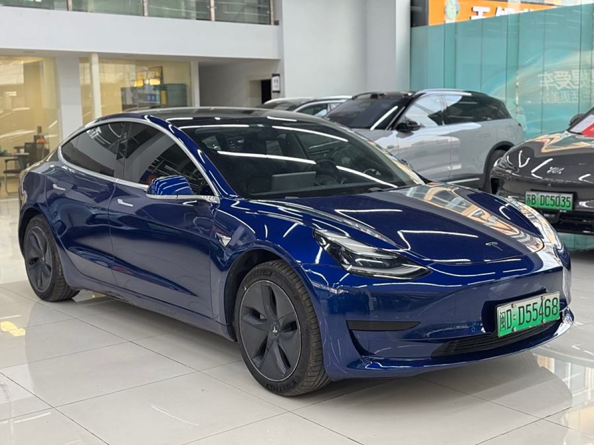 特斯拉 Model 3  2020款 改款 標(biāo)準(zhǔn)續(xù)航后驅(qū)升級(jí)版圖片