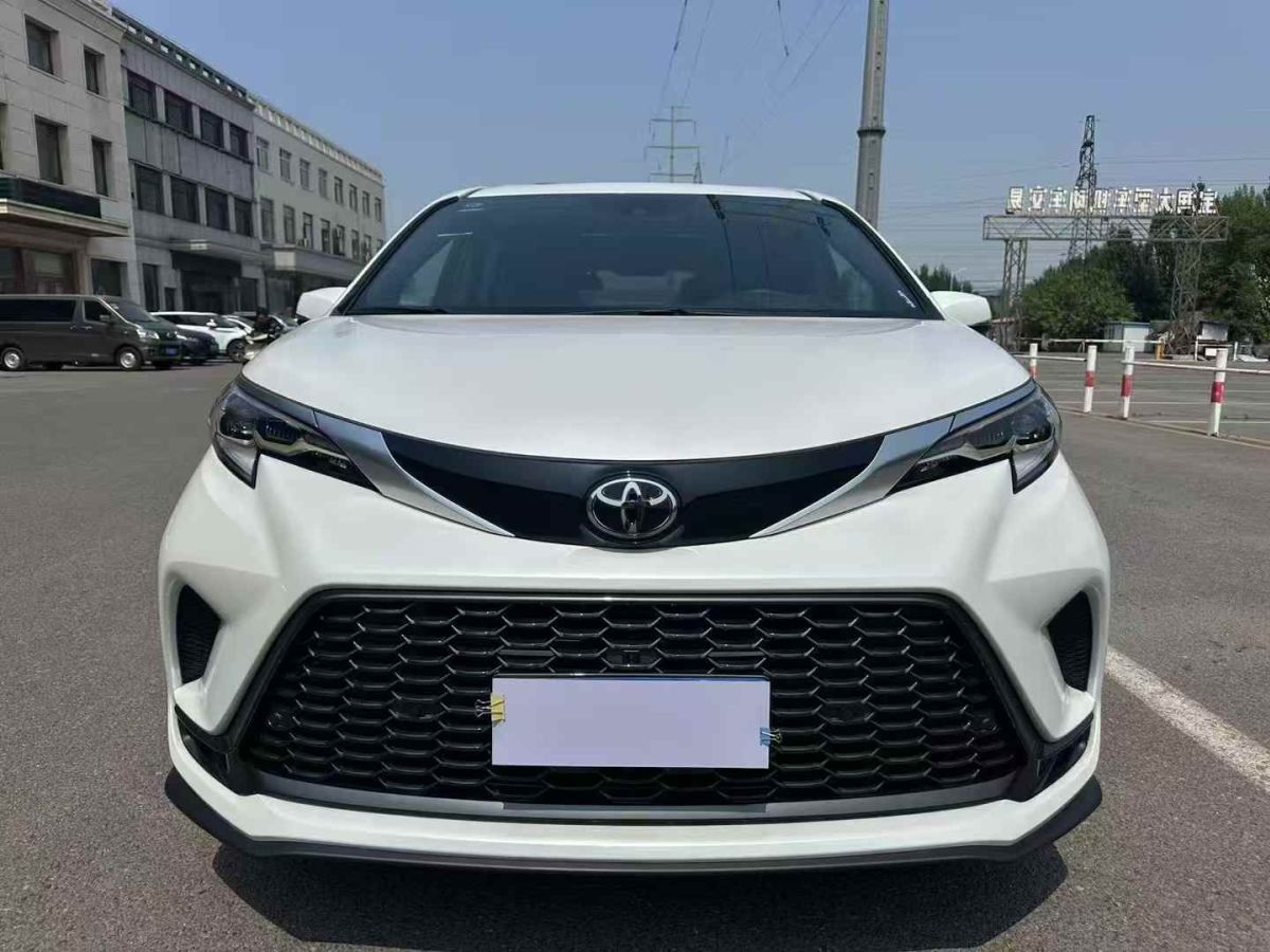 豐田 凱美瑞  2025款 雙擎 2.0HG 光輝版圖片