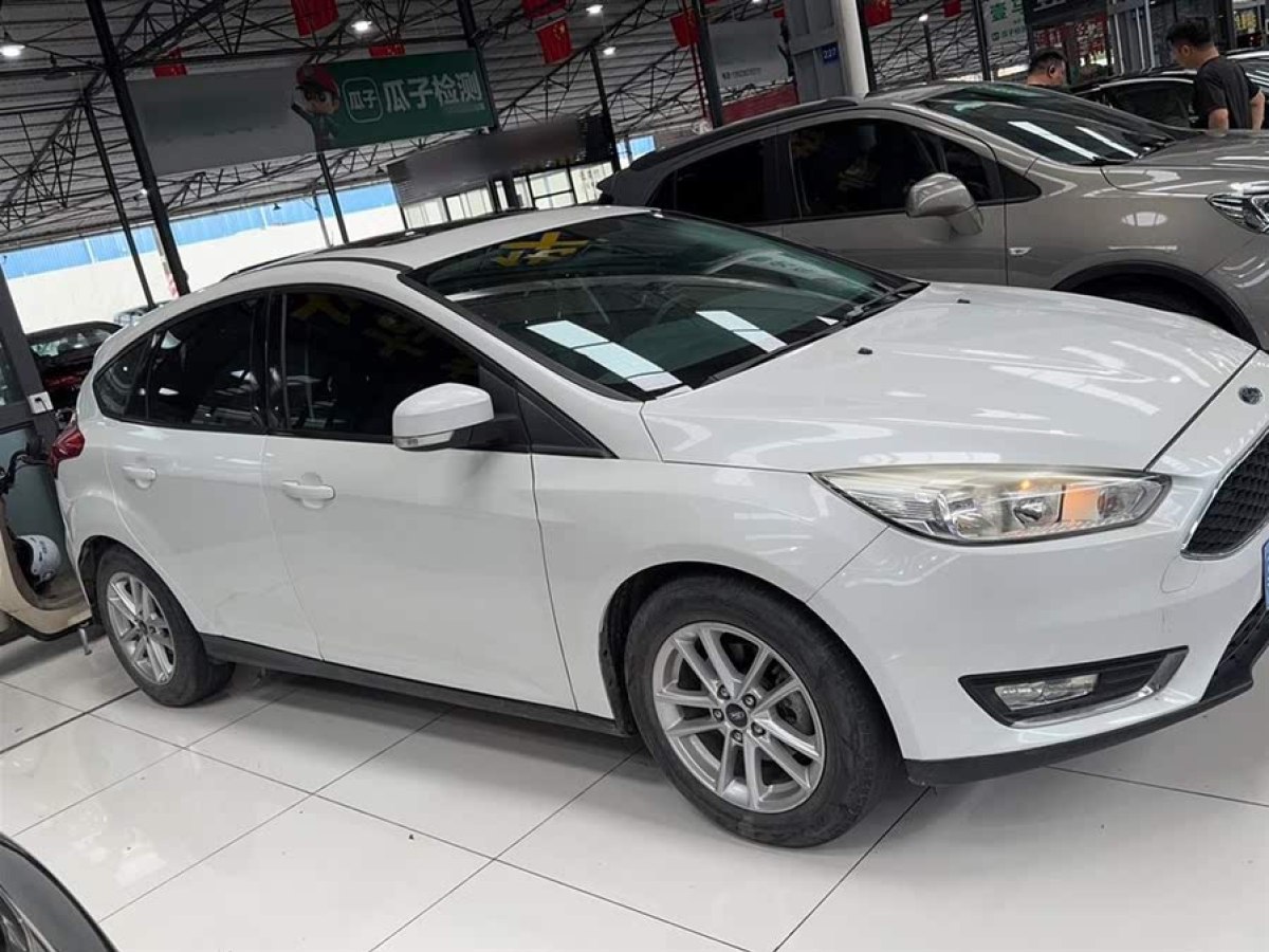 福特 ?？怂? 2015款 兩廂 1.6L 自動風尚型圖片