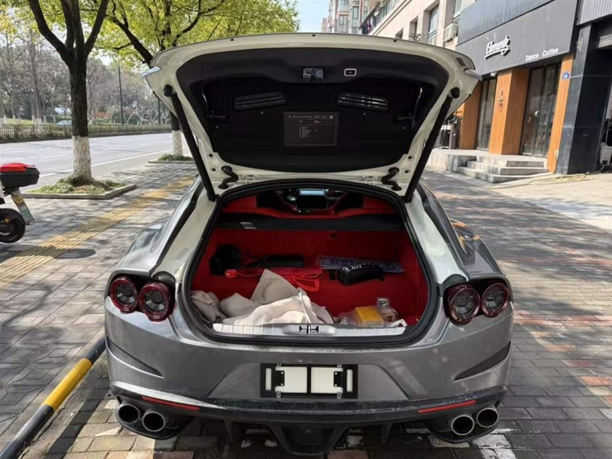 法拉利 GTC4Lusso  2017款 3.9T V8圖片