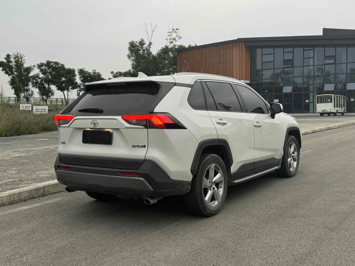 豐田 RAV4  2018款 榮放 2.0L CVT兩驅(qū)風(fēng)尚版圖片