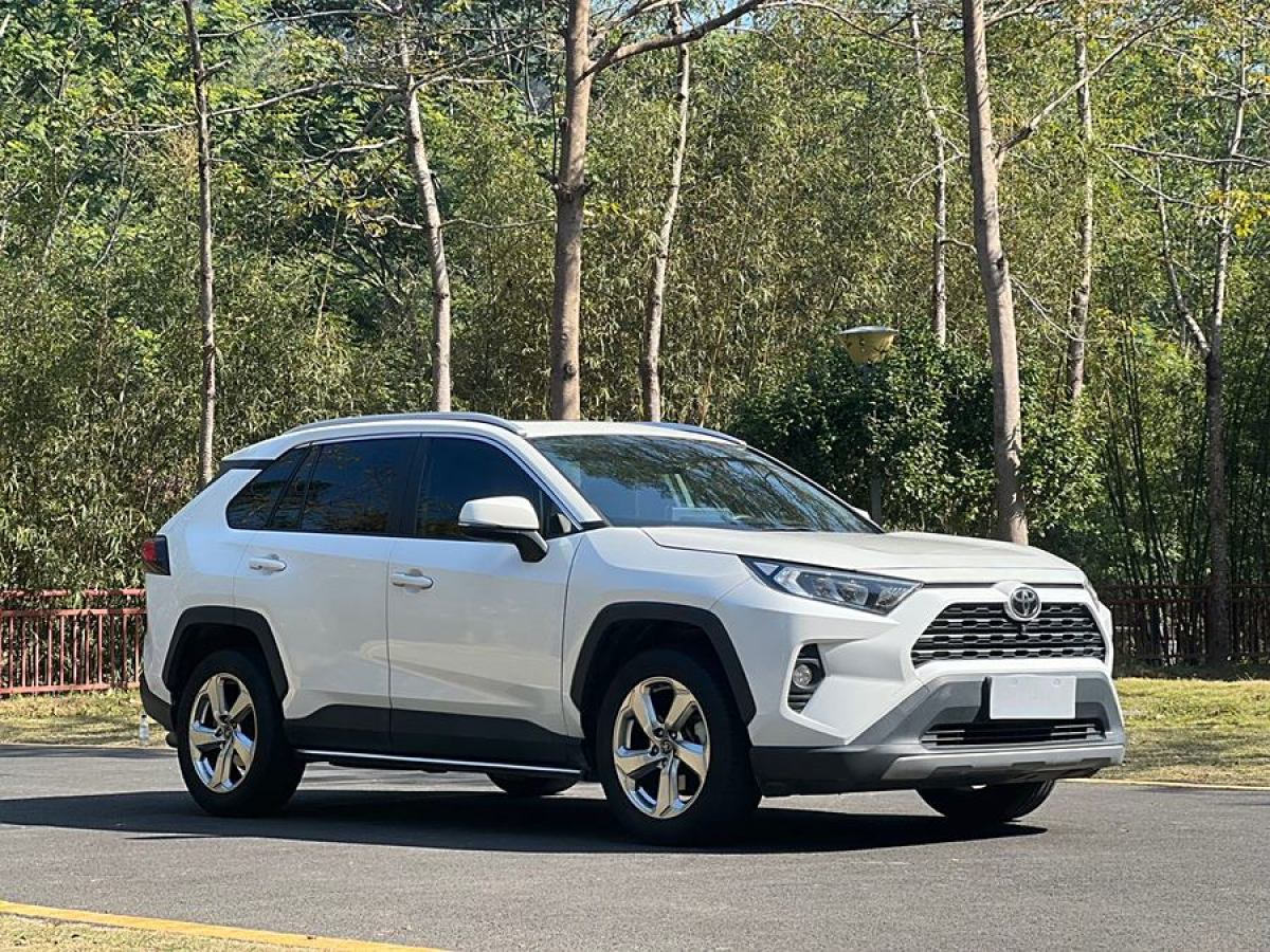 豐田 RAV4榮放  2020款 2.0L CVT兩驅(qū)風(fēng)尚版圖片