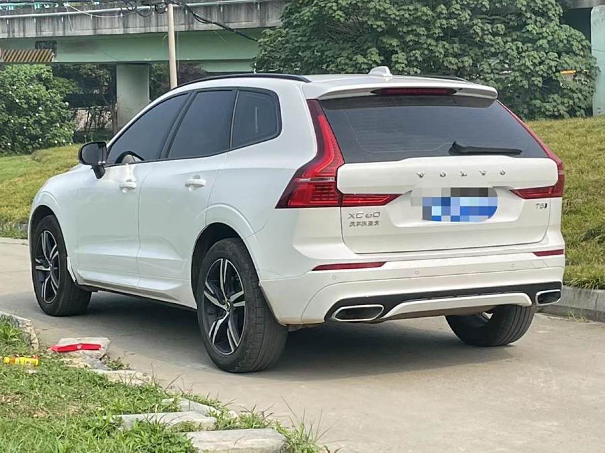 沃爾沃 XC60  2021款 T5 四驅(qū)智遠(yuǎn)運(yùn)動(dòng)版圖片