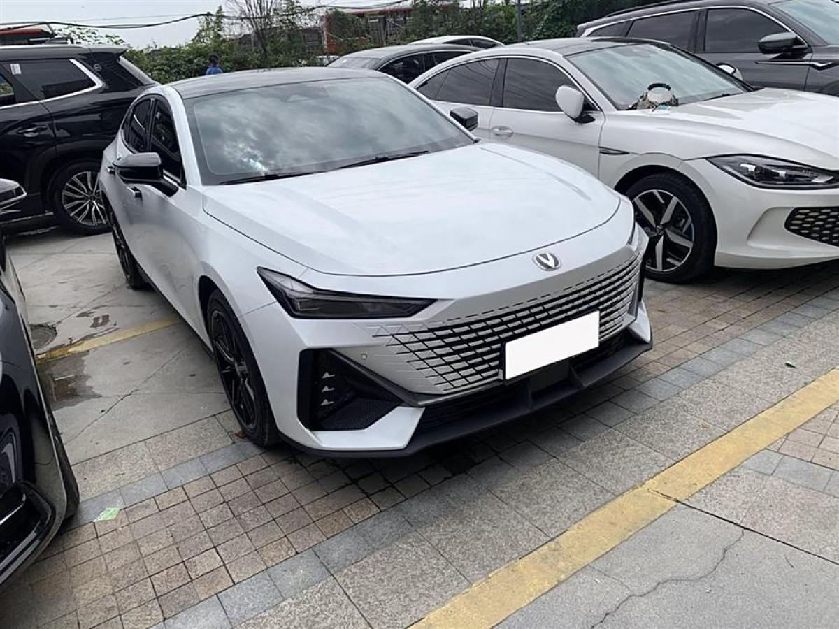 長安 長安UNI-V  2023款 1.5T 尊貴型圖片