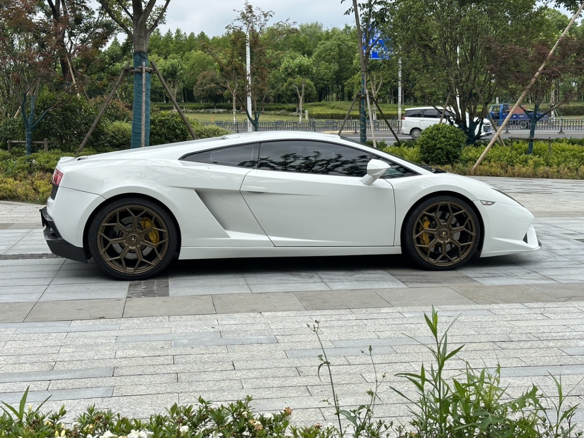 蘭博基尼 Gallardo  2010款 LP 550-2 標(biāo)準(zhǔn)版圖片