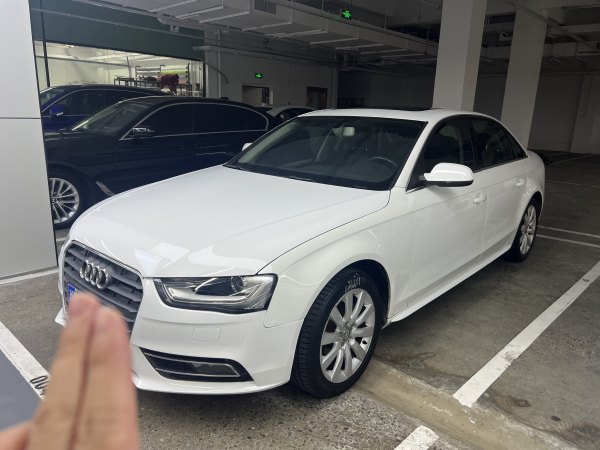 奥迪 奥迪A4L  2013款 35 TFSI 自动标准型