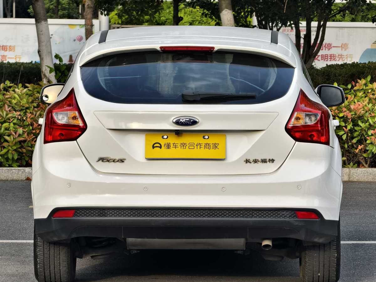 福特 福克斯  2012款 兩廂 1.6L 自動(dòng)舒適型圖片