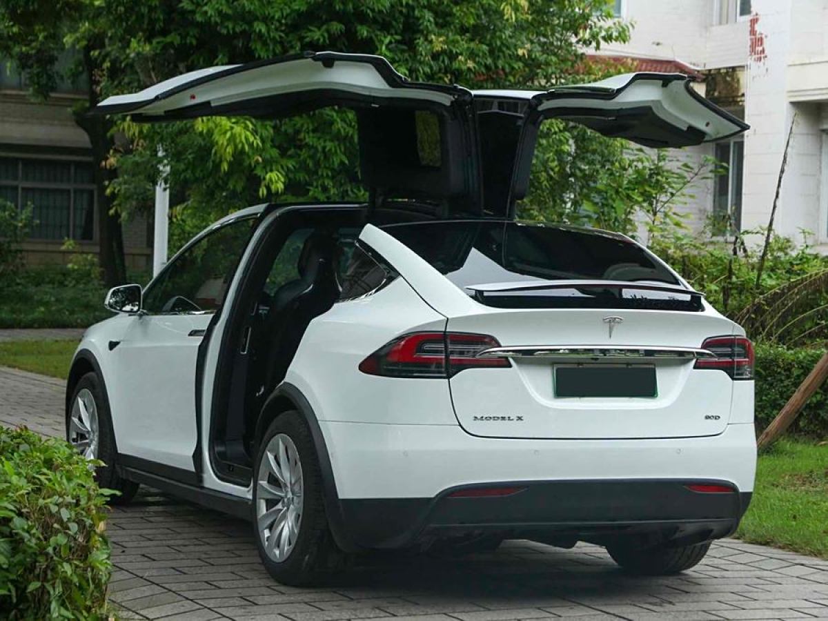 特斯拉 Model X  2016款 Model X 90D圖片