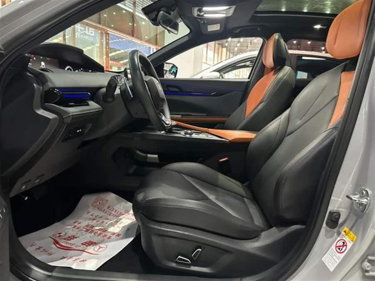 長(zhǎng)安 長(zhǎng)安UNI-V  2022款 1.5T 尊貴型圖片