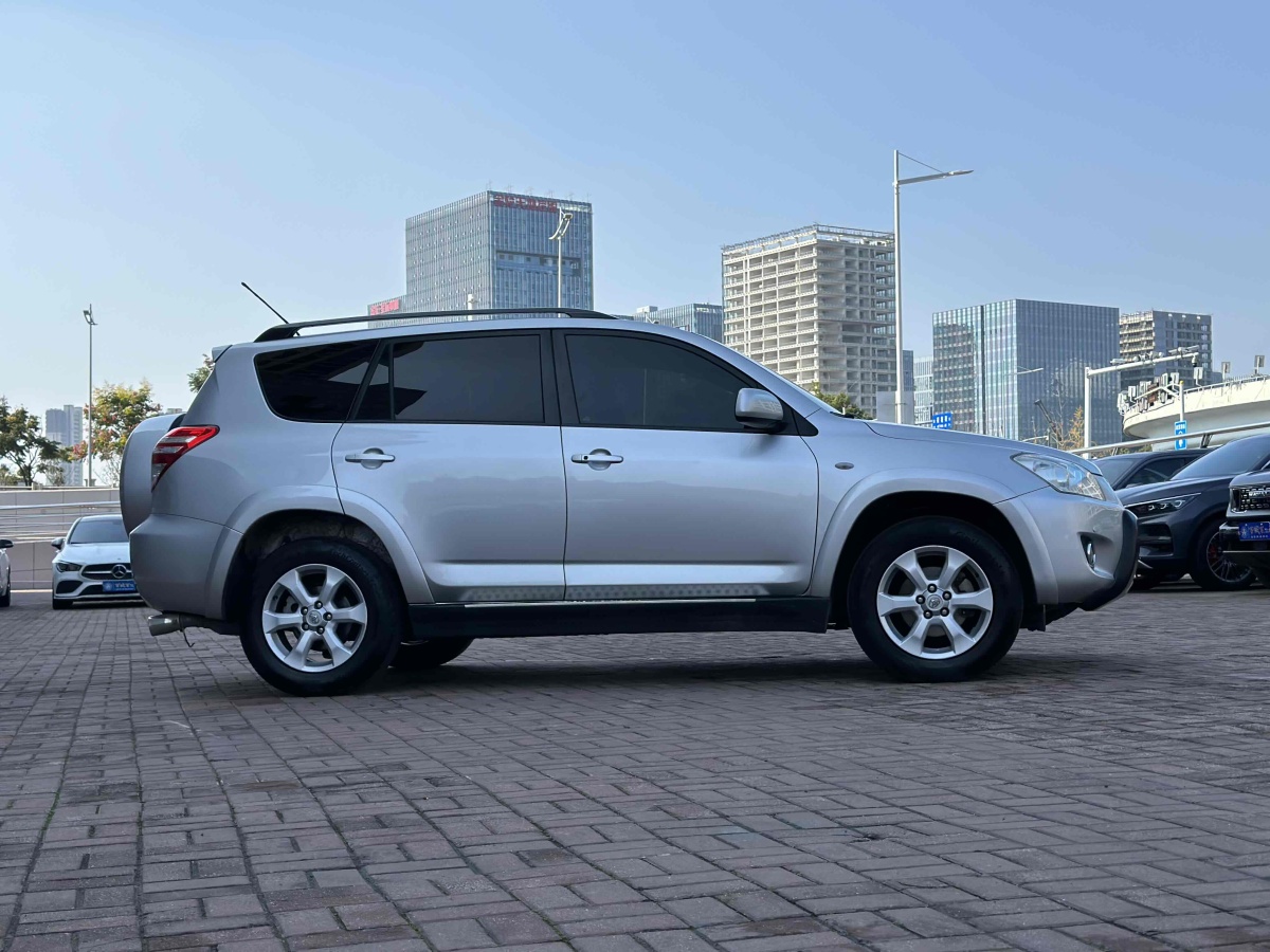 豐田 RAV4榮放  2009款 2.4L 自動(dòng)豪華版圖片