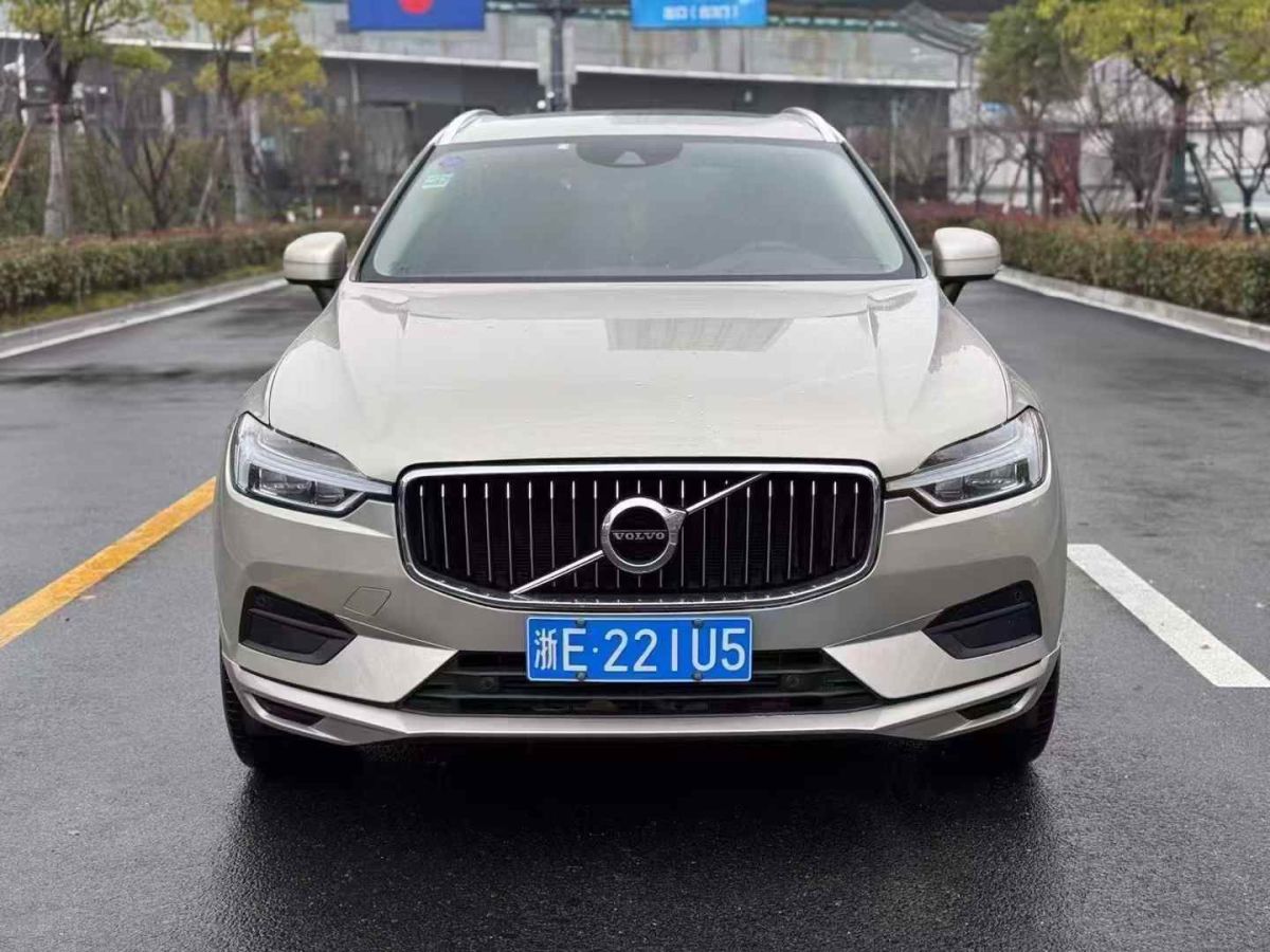 2019年1月沃爾沃 XC60  2019款 T4 智逸版