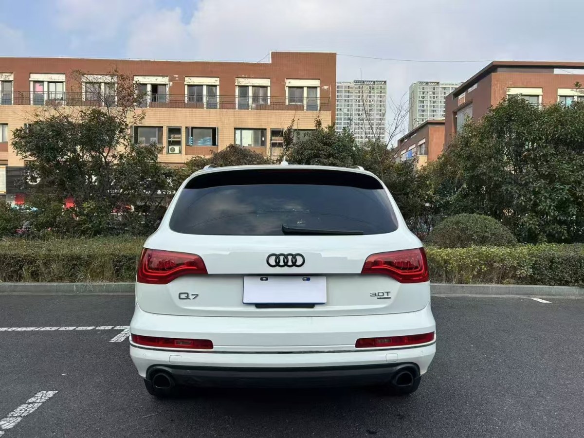 奧迪 奧迪Q7  2015款 35 TFSI 進(jìn)取型圖片