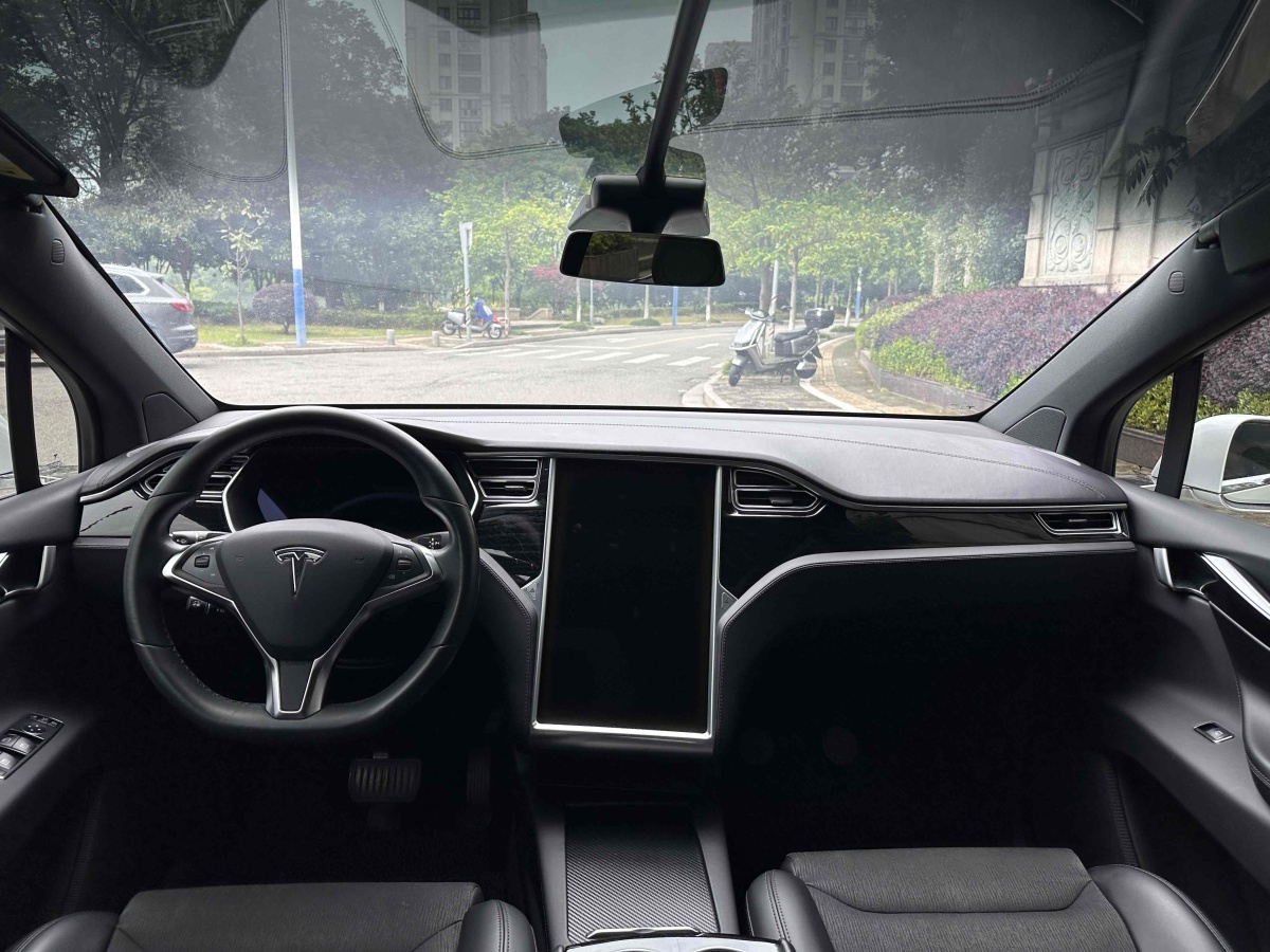 特斯拉 Model X  2016款 Model X 75D圖片