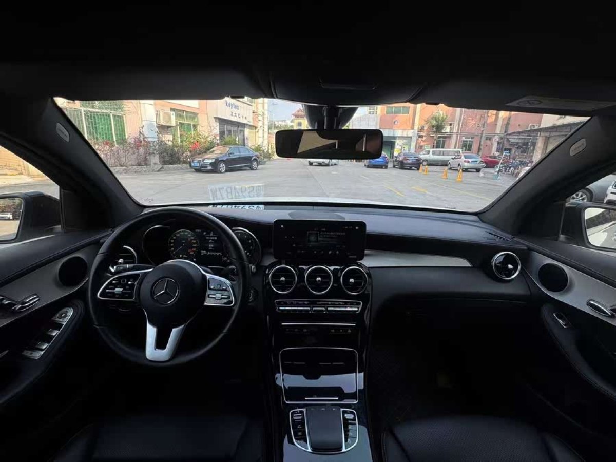 奔馳 奔馳GLC  2023款 改款 GLC 260 4MATIC 轎跑SUV圖片
