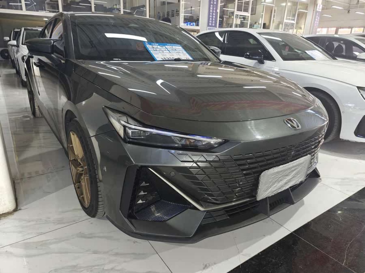 長(zhǎng)安 長(zhǎng)安UNI-V  2022款 1.5T 智慧領(lǐng)航型圖片