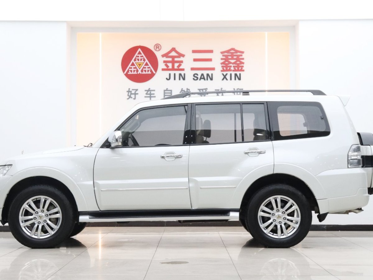 三菱 帕杰羅 2019款 帕杰羅V97 3.8L GLS 八氣 雙差 天窗(中東)圖片