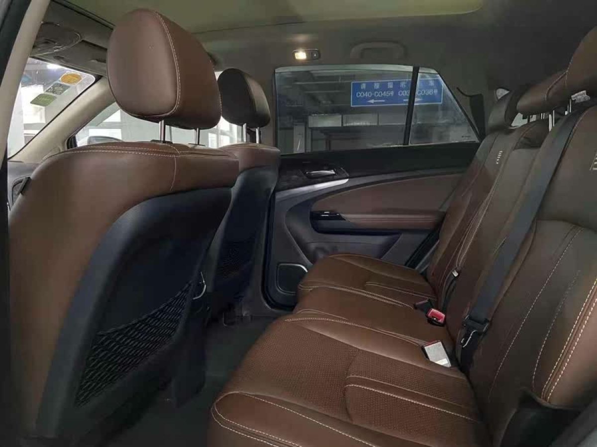 比亞迪 唐新能源  2015款 2.0T 四驅(qū)旗艦型圖片