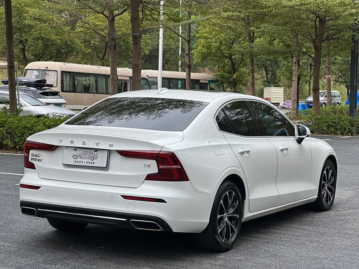 沃爾沃 S60L  2021款 T4 智逸豪華版圖片