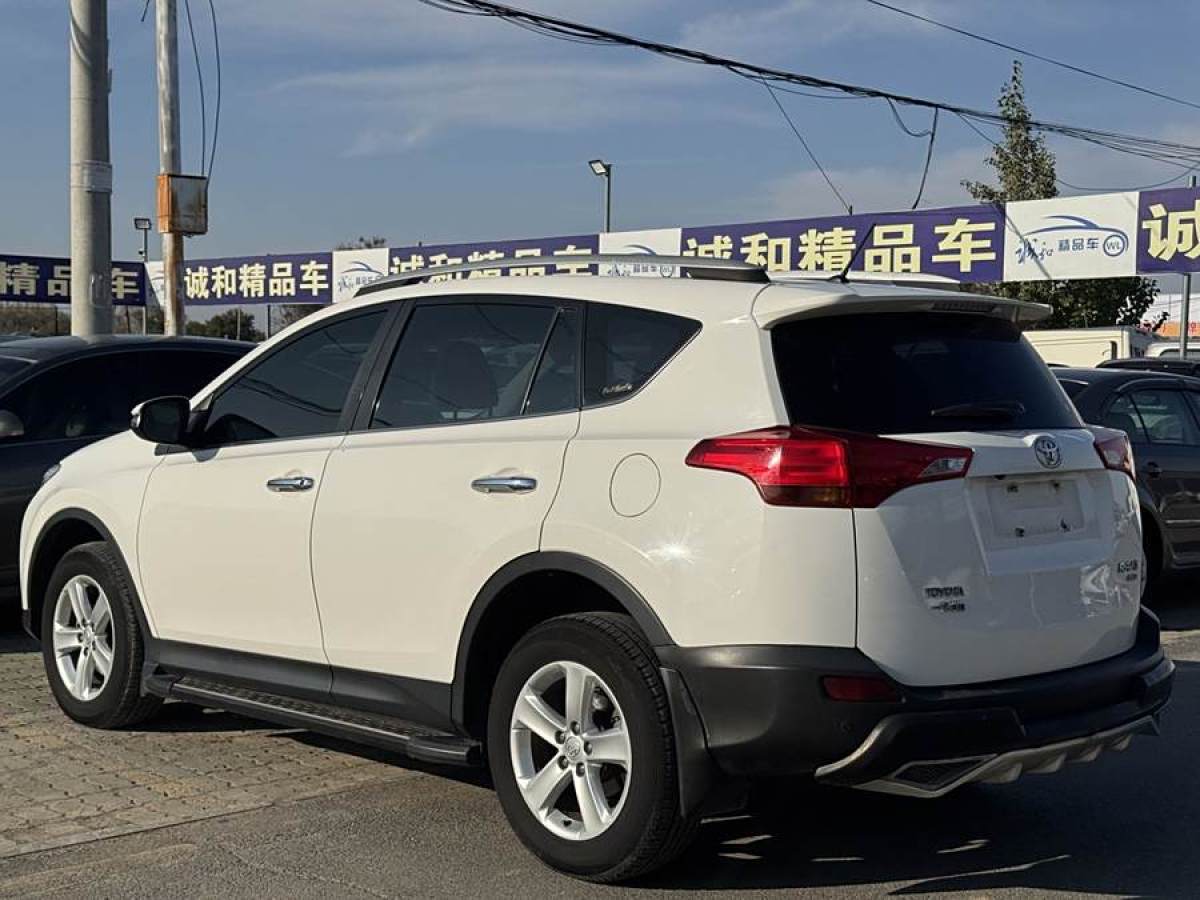 2015年3月豐田 RAV4榮放  2015款 2.5L 自動四驅(qū)精英版