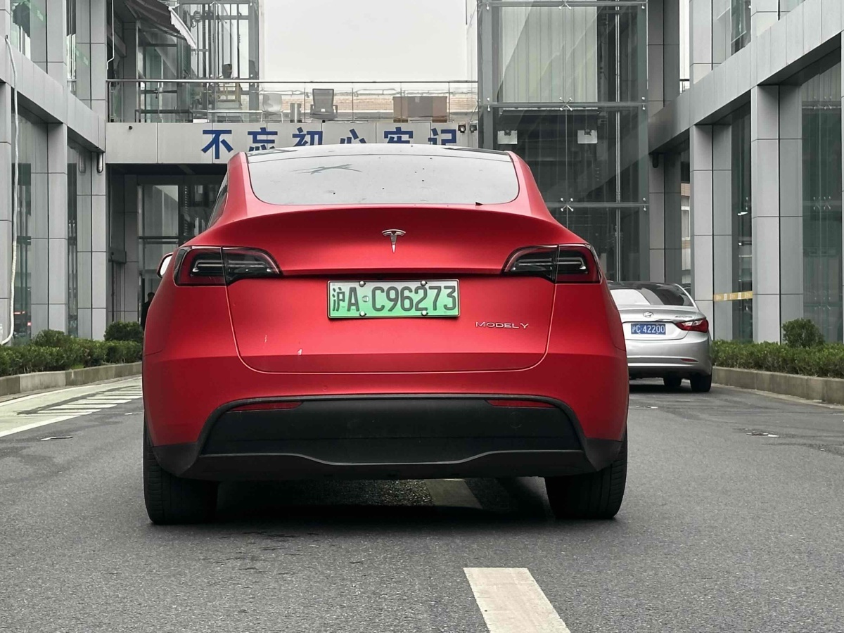 特斯拉 Model Y  2021款 改款 標(biāo)準(zhǔn)續(xù)航后驅(qū)升級版圖片