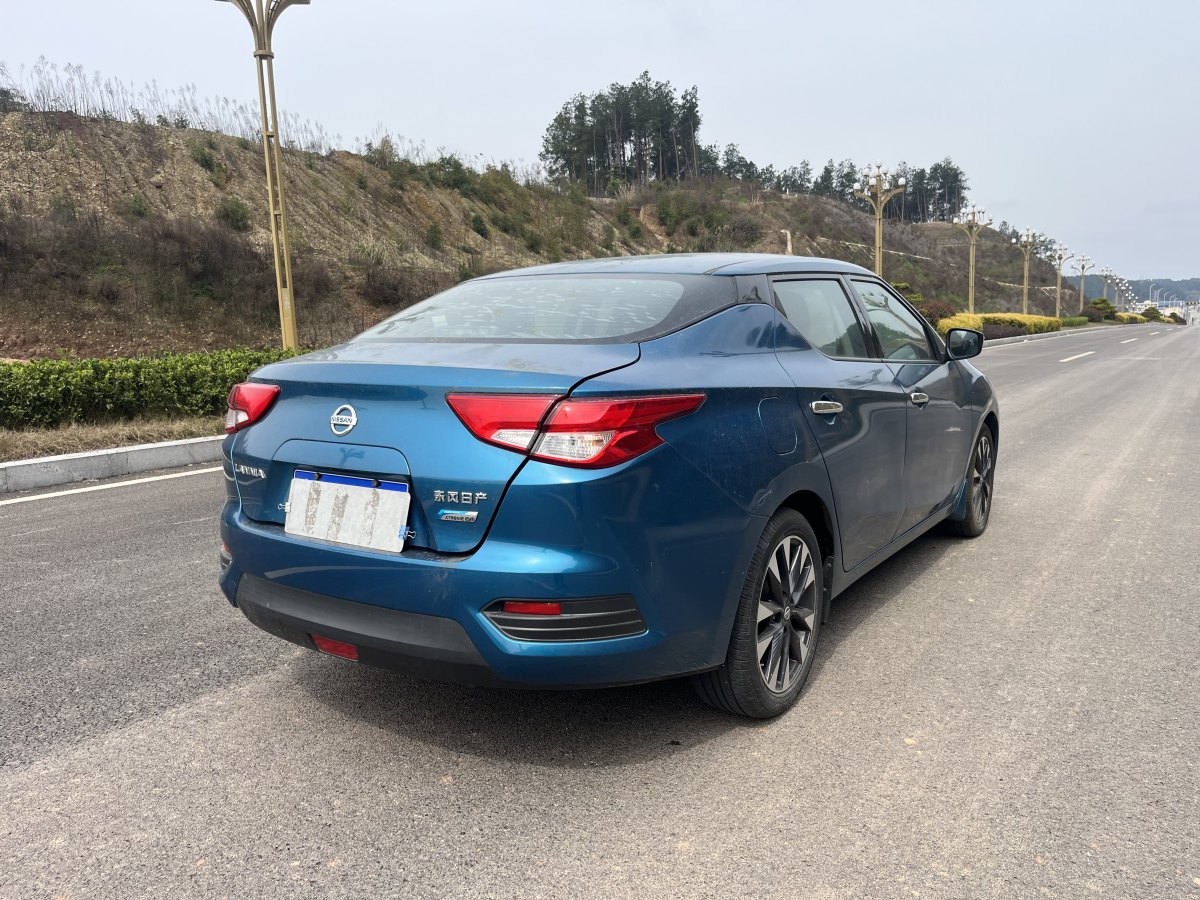 日產(chǎn) LANNIA 藍(lán)鳥  2016款 1.6L CVT智酷版圖片