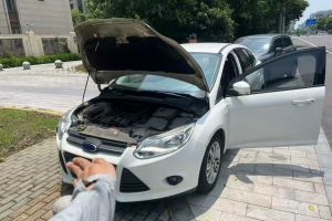 福克斯 福特 兩廂經(jīng)典 1.8L 手動酷白典藏版