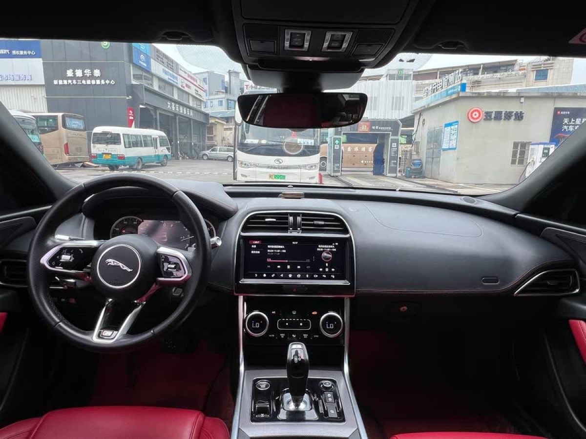 捷豹 XEL  2020款 2.0T 200PS R-DYNAMIC S進(jìn)取運(yùn)動版圖片