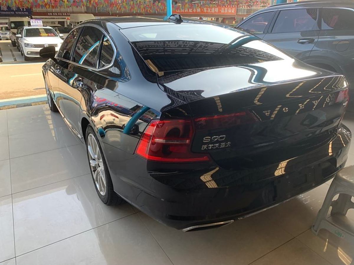 沃爾沃 S90  2020款 改款 T5 智遠(yuǎn)豪華版圖片