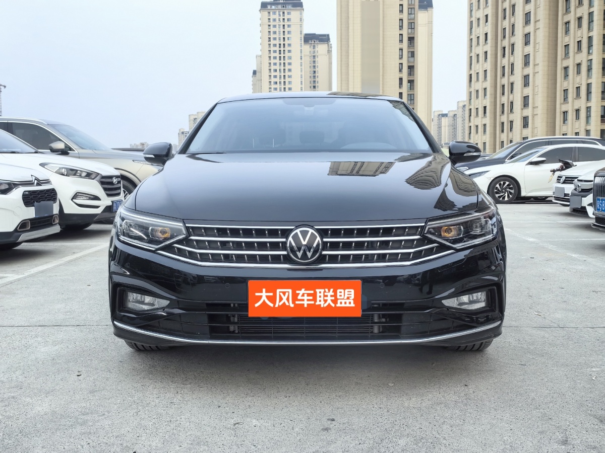 大眾 邁騰  2023款 200萬輛紀(jì)念版 330TSI DSG領(lǐng)先型圖片