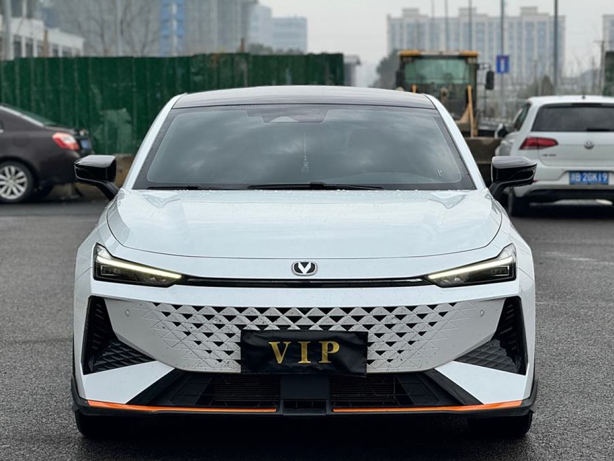 長(zhǎng)安 長(zhǎng)安UNI-V  2024款 1.5T 尊貴運(yùn)動(dòng)型圖片