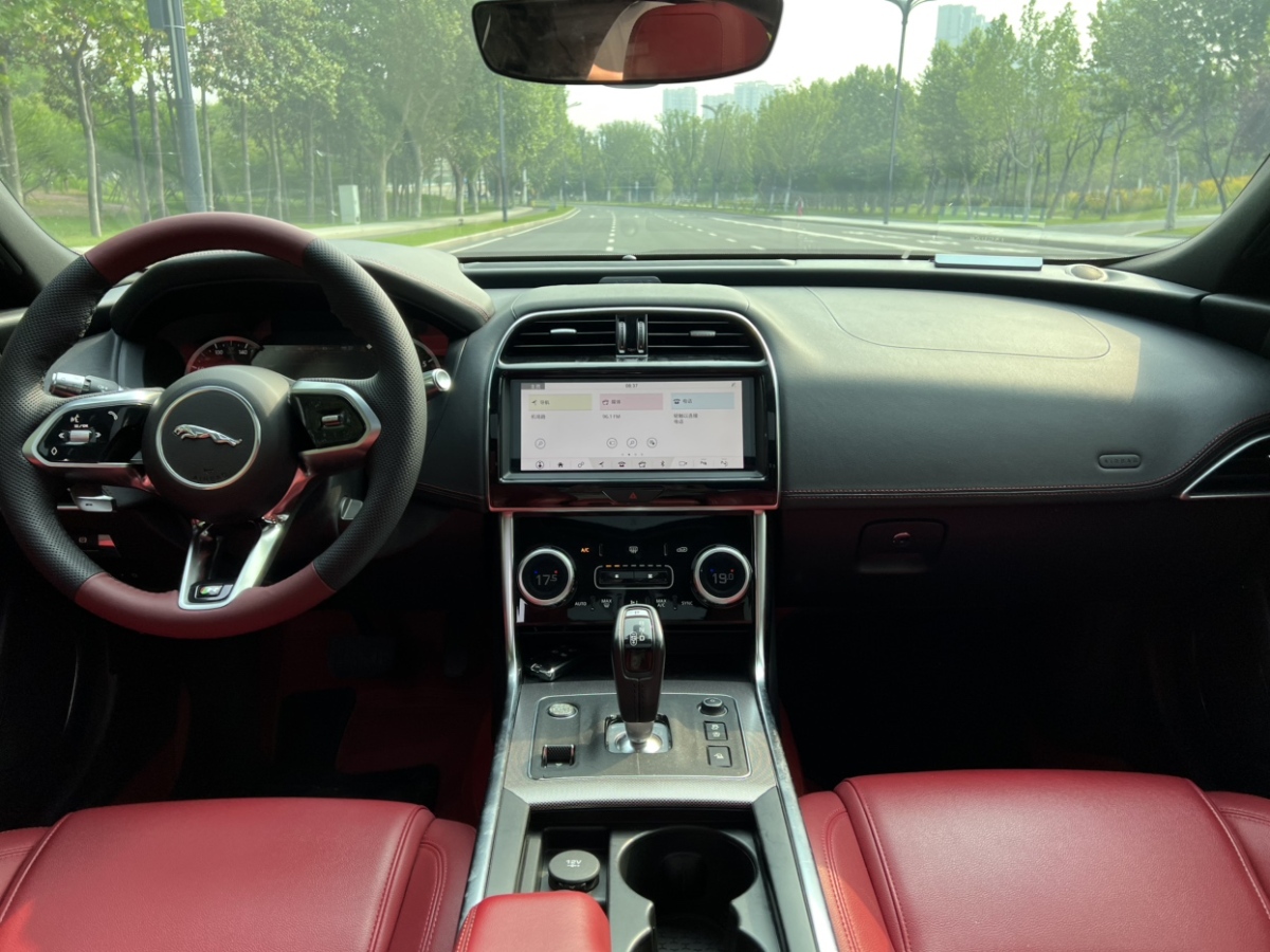 捷豹 XEL  2021款 2.0T 200PS R-DYNAMIC 青春運(yùn)動(dòng)版圖片