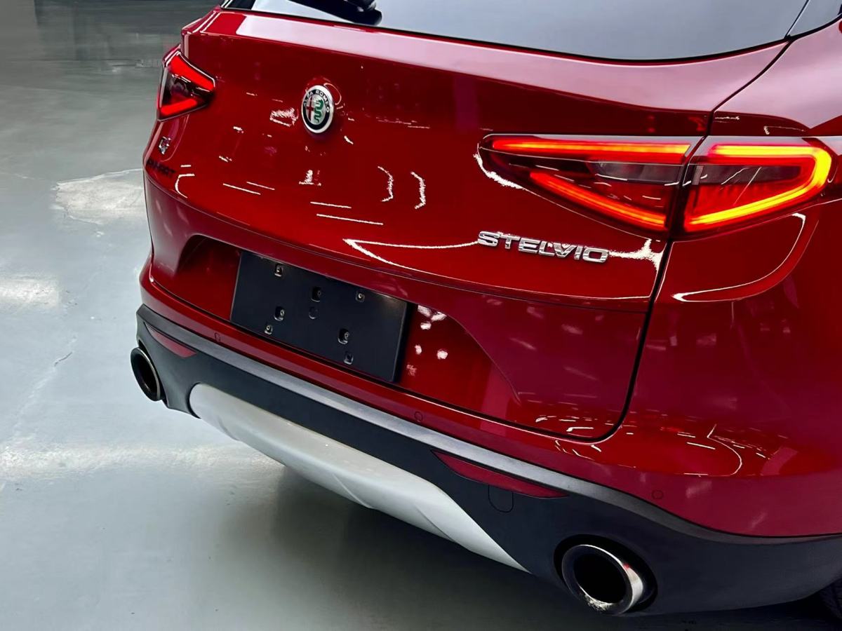 2019年5月阿爾法·羅密歐 Stelvio  2017款 2.0T 200HP 豪華版