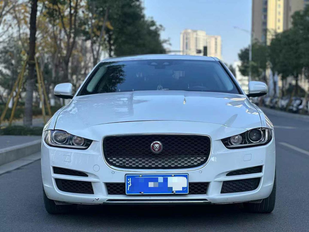 捷豹 XE  2018款 2.0T 300PS 四驅(qū)R-Sport運動版圖片