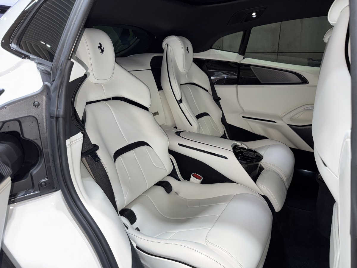 法拉利 Purosangue  2023款 6.5L V12圖片