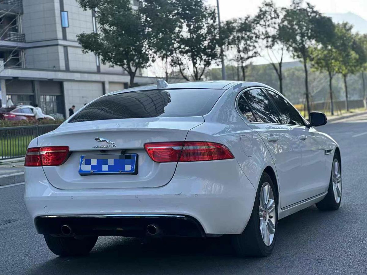 捷豹 XE  2018款 2.0T 300PS 四驅(qū)R-Sport運動版圖片