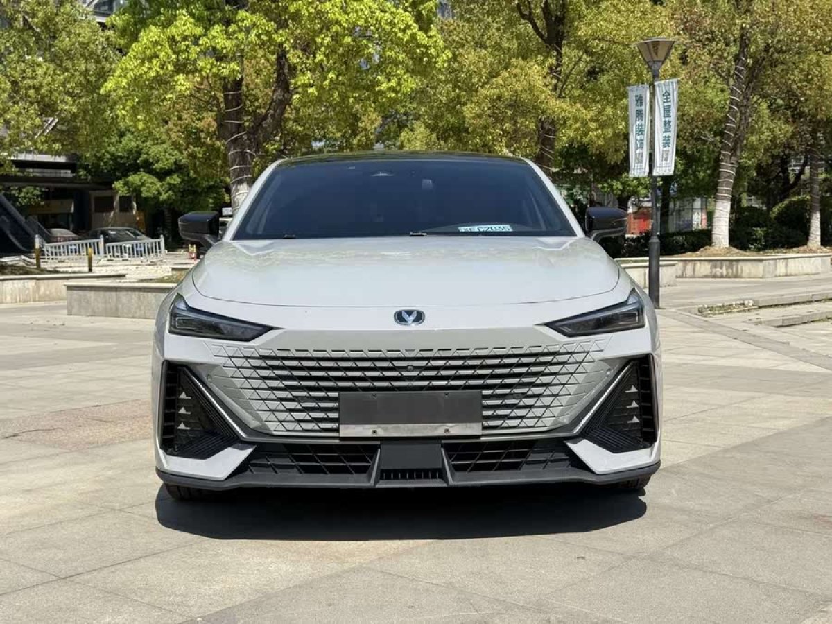 長(zhǎng)安 長(zhǎng)安UNI-V  2022款 1.5T 卓越型圖片