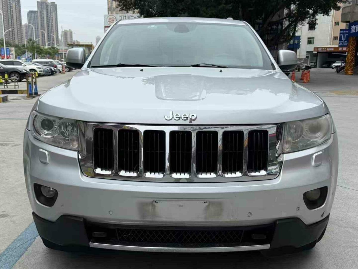 Jeep 大切諾基  2012款 3.6L 周年導(dǎo)航版圖片