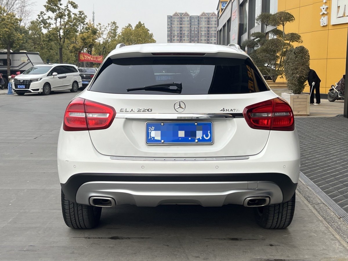 奔馳 奔馳GLA  2016款 GLA 220 4MATIC 時(shí)尚型圖片