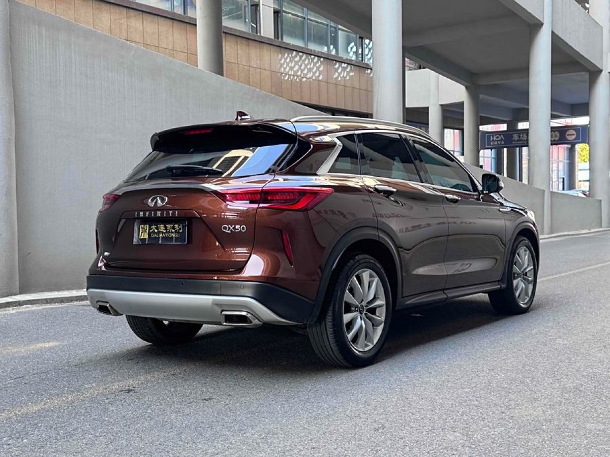 英菲尼迪 QX50  2020款 改款 2.0T 四驅(qū)菁英版圖片