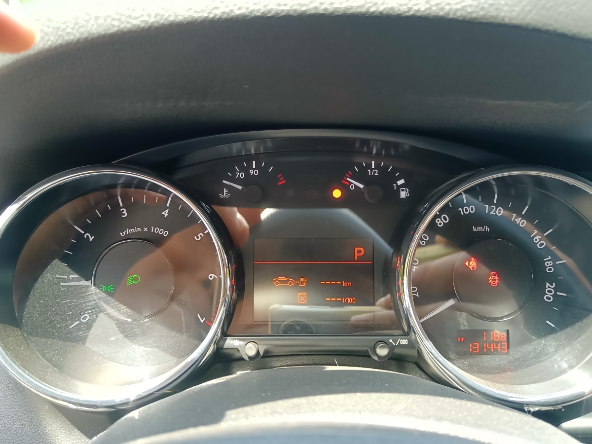 標致 3008  2015款 2.0L 自動潮流版圖片