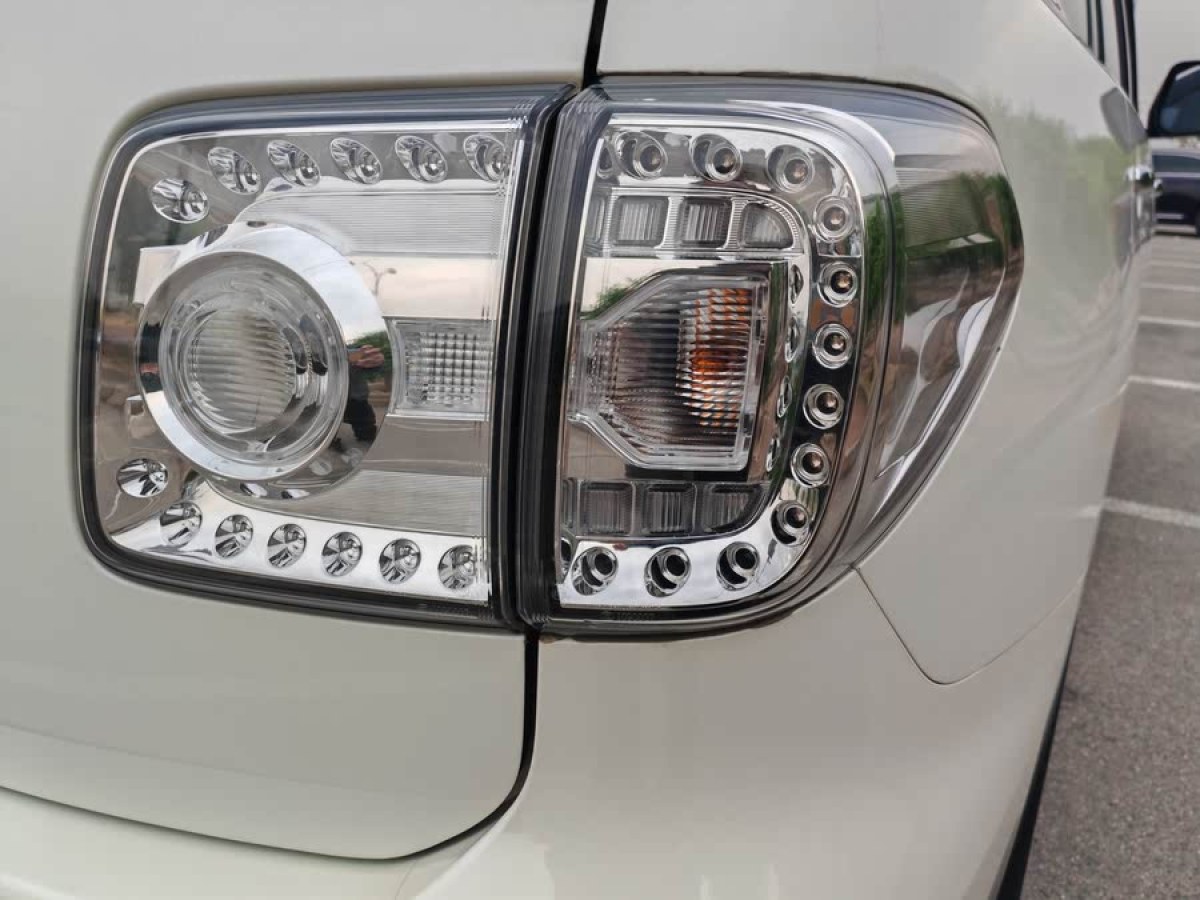 日產(chǎn) 途樂  2016款 5.6L 標準型圖片