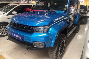 BJ40 北京 PLUS 2.3T 自動(dòng)四驅(qū)環(huán)塔冠軍版