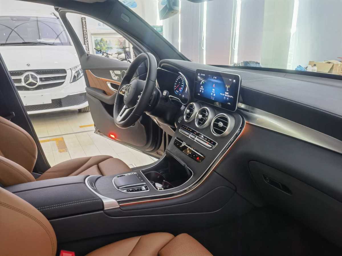 奔驰 奔驰GLC  2022款 GLC 300 4MATIC 轿跑SUV图片